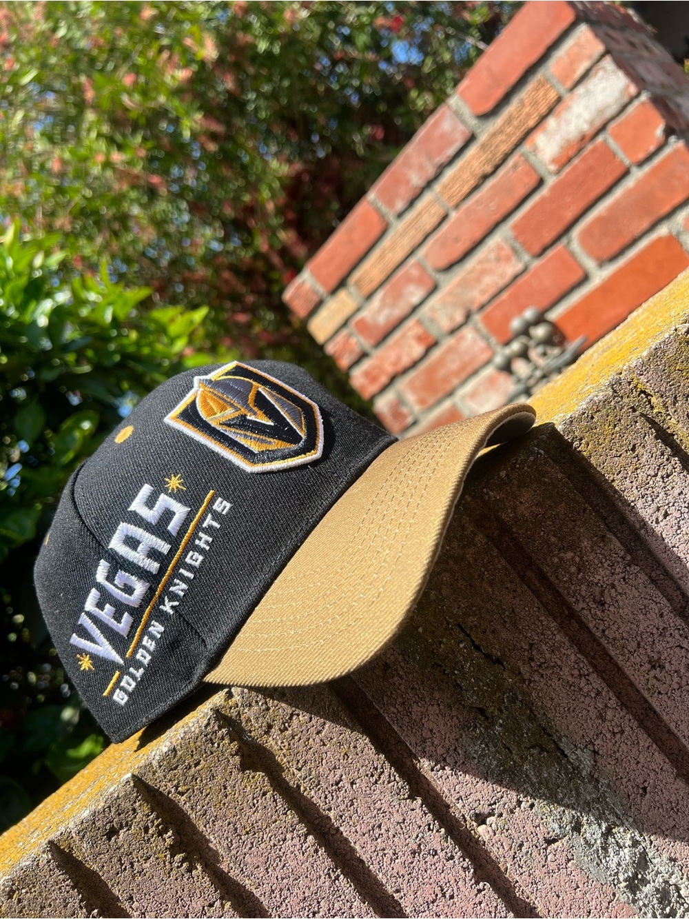 LAS VEGAS GOLDEN KNIGHTS SNAPBACK HAT CURVED BILL